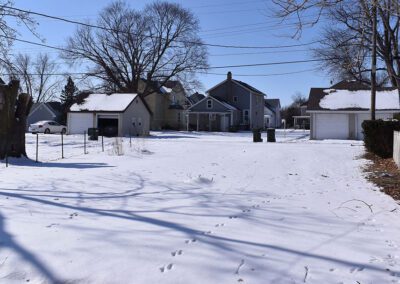 Back Yard - 407 7th Ave Sterling IL - Team Flannery